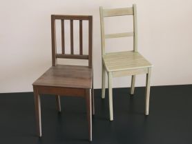 <b>Diverse Stühle lasiert</b> / Nr. 13-0236<br>Massivholz,  CHF 230</p>